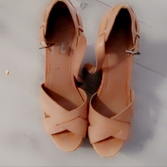 Le Chateau Tan leather weave platform sandals size 10 - Picture 2 of 3